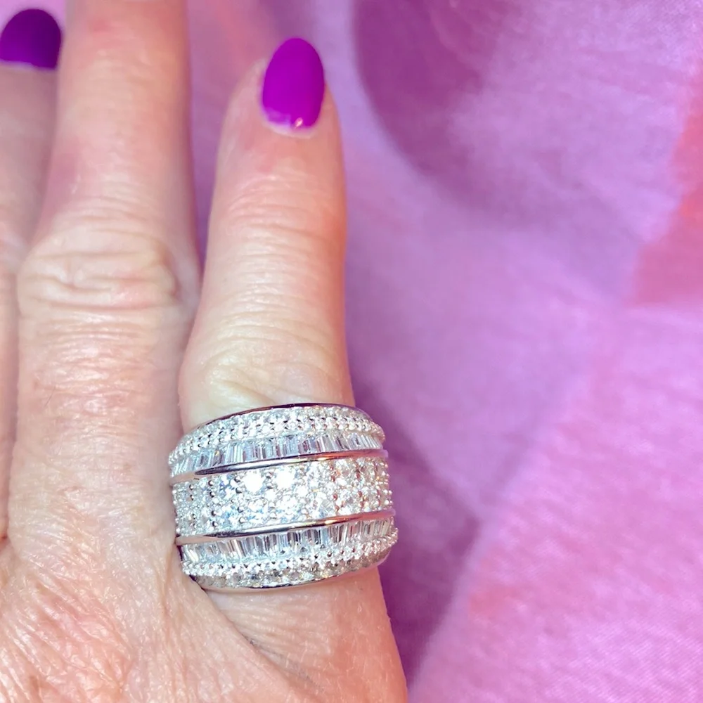 Bella Luce White Diamond Simulant Ring - Picture 7 of 12